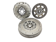 Volanta cu masă dublă + ambreiaj 8200620330 7701476589 7701478942 2.0DCI Renault