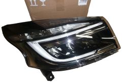 Far Dreapta Nou Original 260103799R Renault Trafic 3