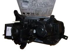 Far Dreapta Original 260100437R Dacia