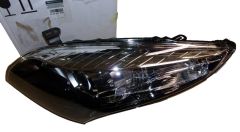 Far Xenon Stânga Nou Original 260607771R Renault Megane 3